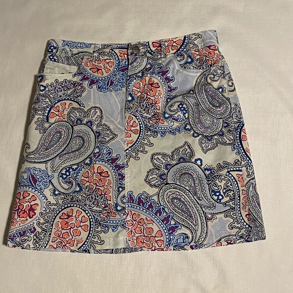 BEAUTIFUL SKORT BY CROFT & BARROW SIZE 4